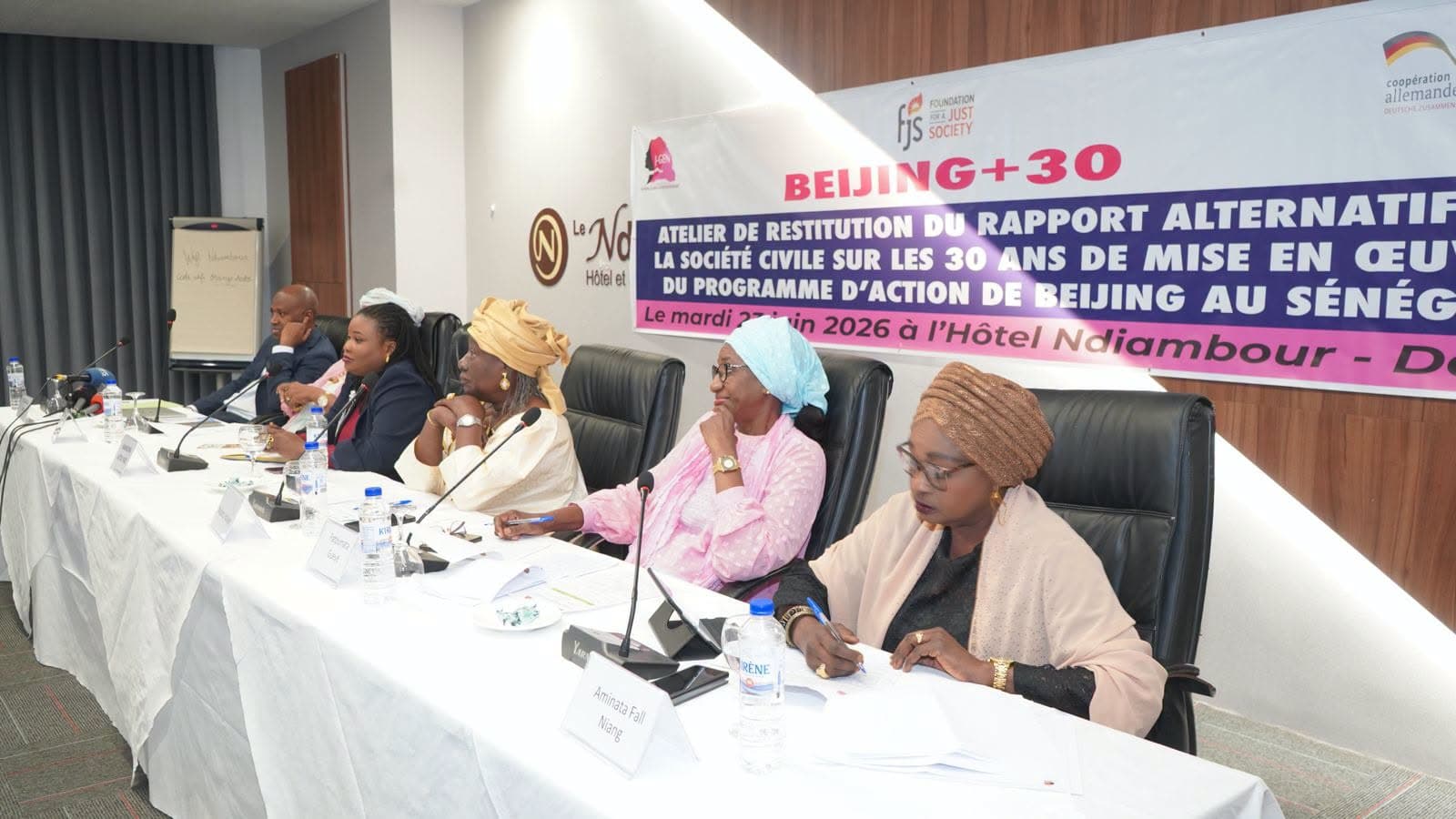 Panel d'ouverture de l'atelier de restitution du rapport alternatif Beijing +30, à l'Hôtel Ndiambour à Dakar